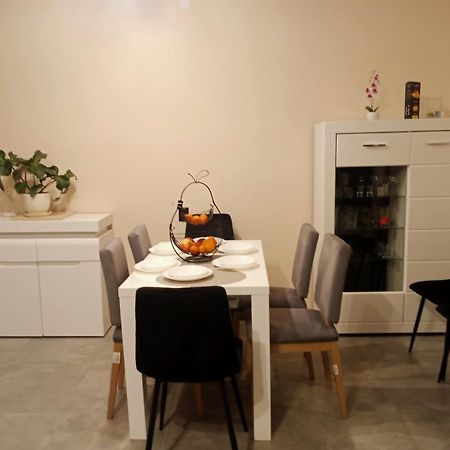 Uroczy Apartament Krakow Bagian luar foto